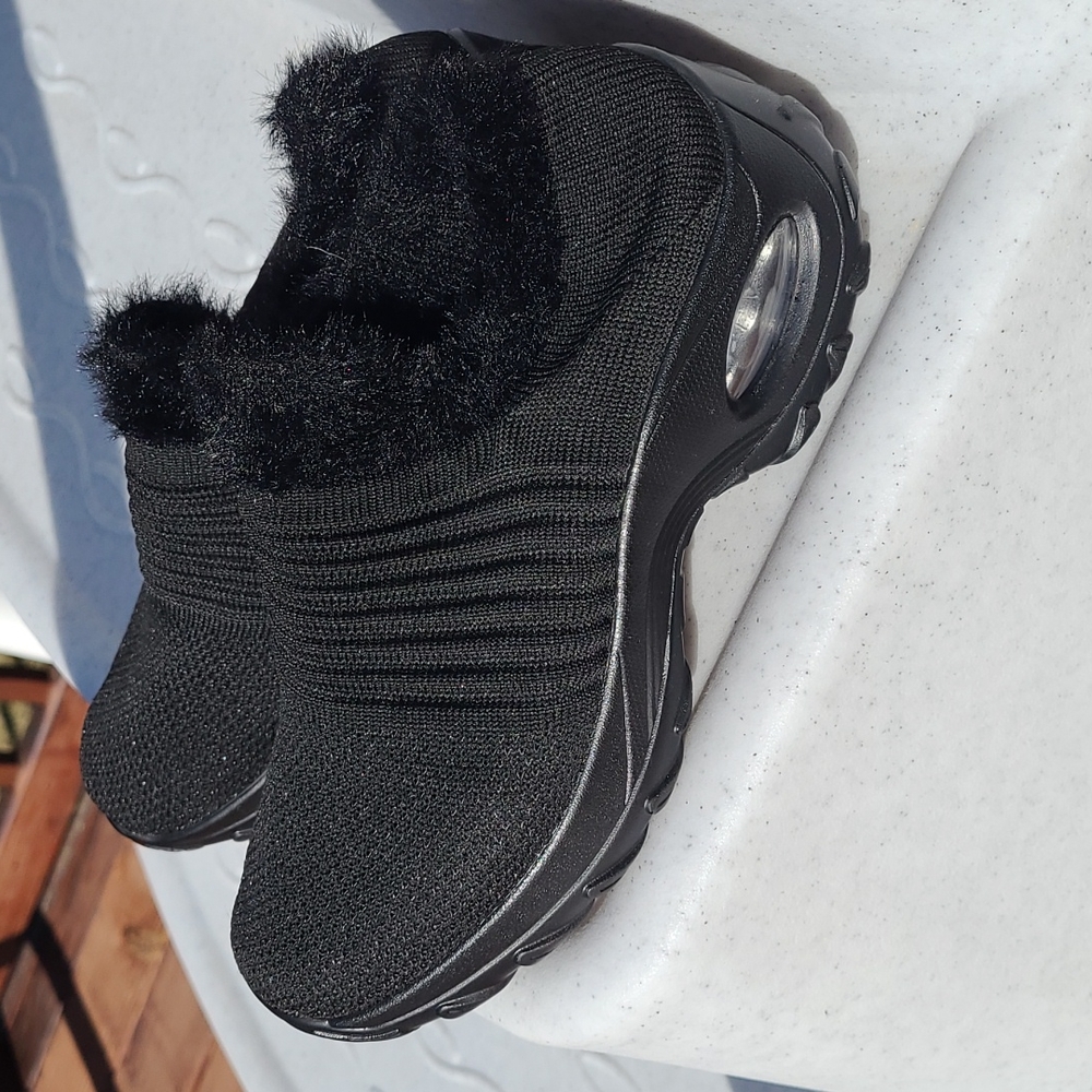 No name tennis shoes